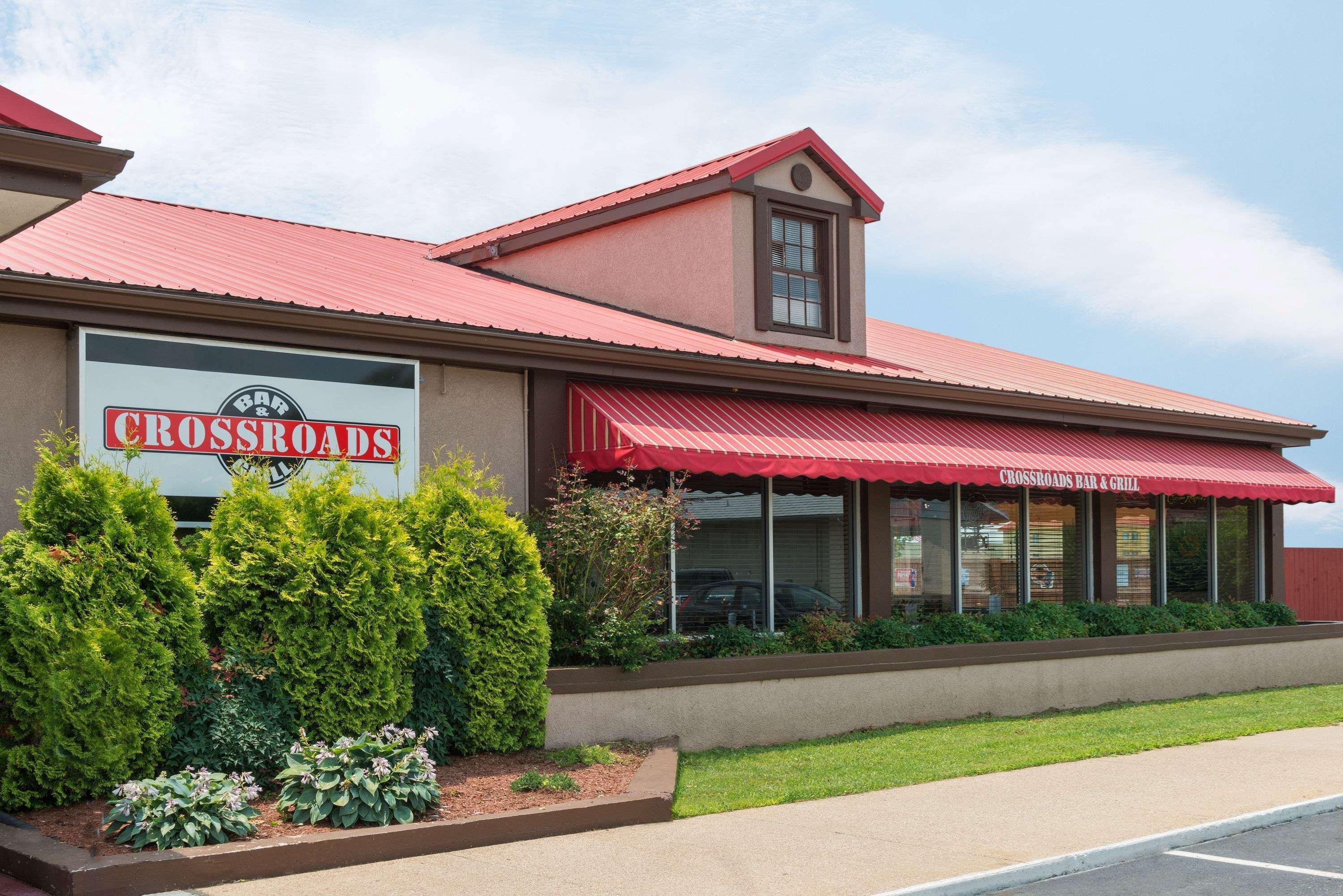 Ramada By Wyndham Bowling Hotel