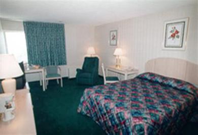Ramada By Wyndham Bowling